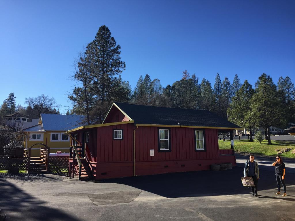 Yosemite International Hostel Groveland Bagian luar foto